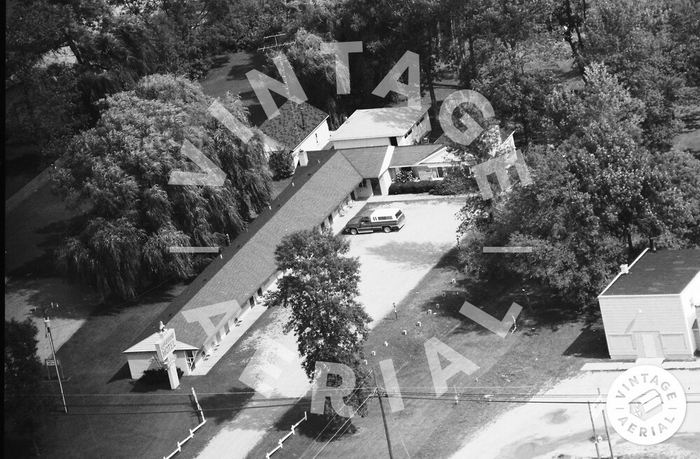 Lakeside Motel - 1989 (newer photo)